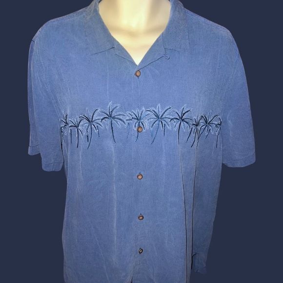 Tommy Bahama Blue Island Twist 100% Silk Embroidered Button Up Size XL - Picture 2 of 5